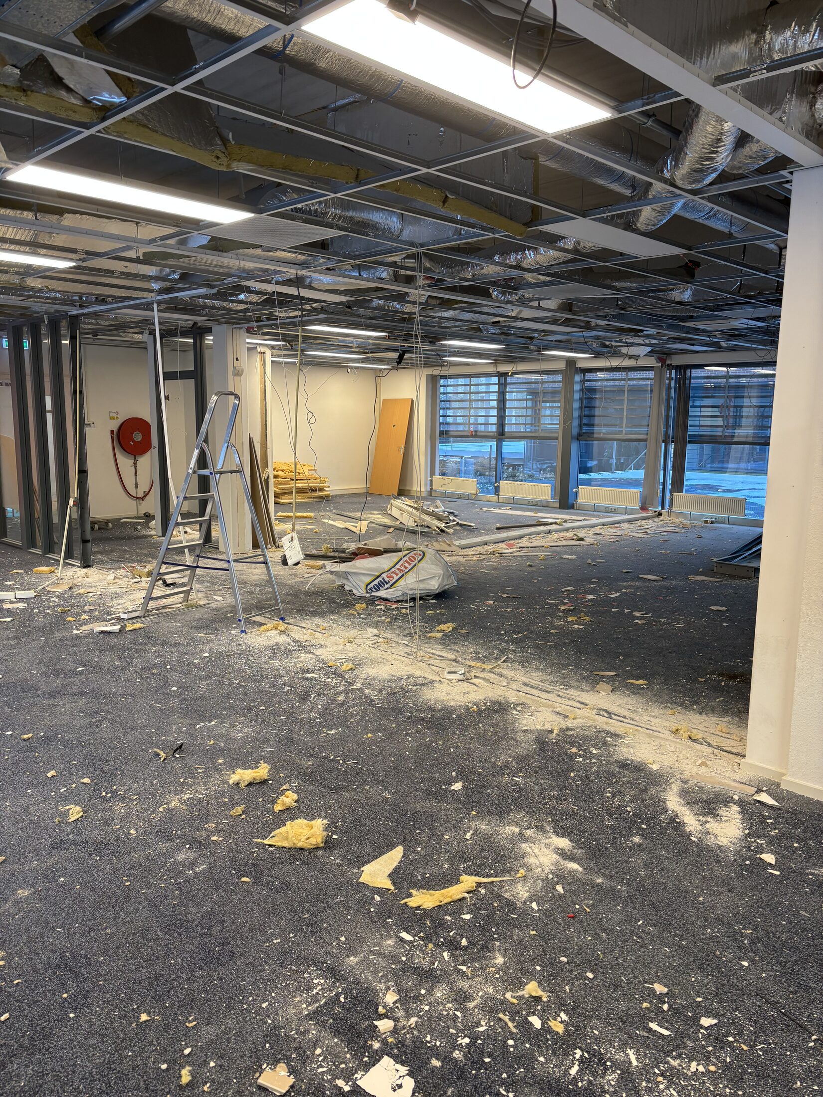 Renovatiesloop kantoorpand