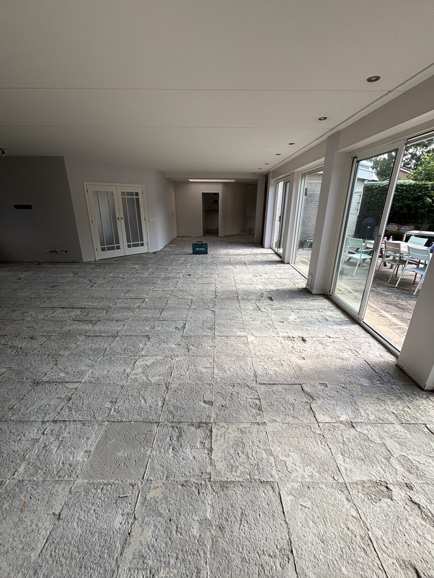 120 m² tegelvloer verwijderen in Tiel